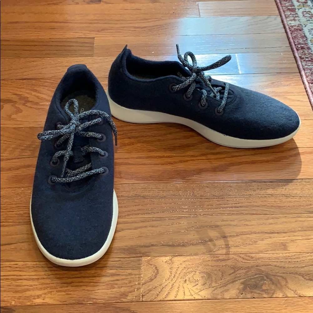 Never-worn Men’s Navy Allbirds